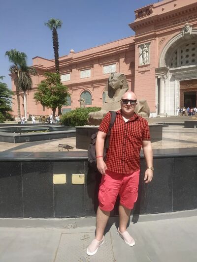  ,   Alex, 33 ,   c 