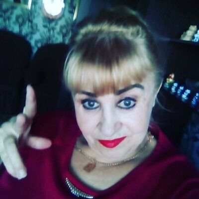  ,   Zoya, 52 ,   c 