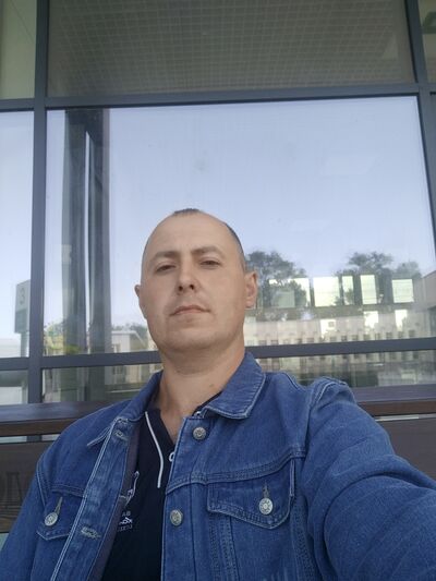  ,   Mikhail, 37 ,   ,   