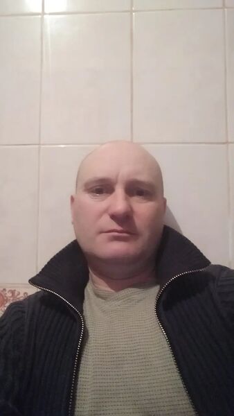  ,   Viktor, 43 ,   ,   