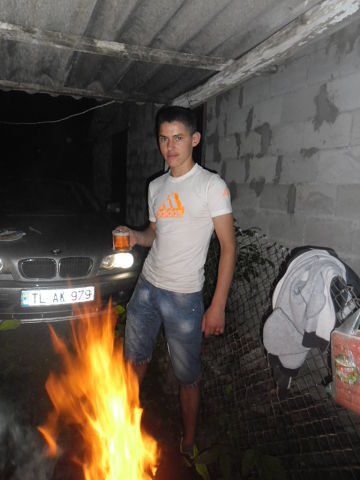  4098819  Andrei, 31 ,    