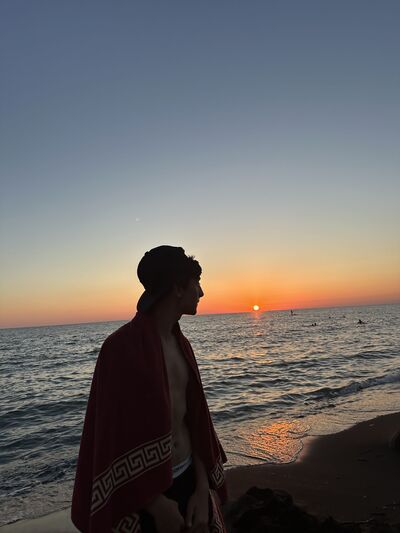  ,   Raz, 19 ,   ,   