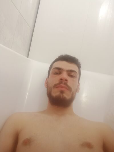  ,   Robert, 28 ,   