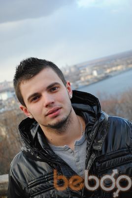  ,   Artem, 33 ,   ,   , c , 