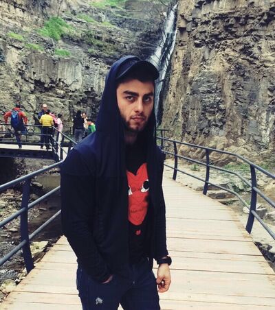  ,   Goga, 28 ,   ,   
