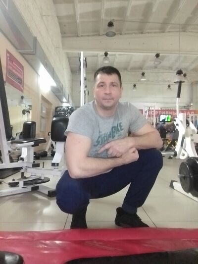 ,   Max, 42 ,   ,   