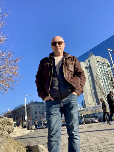  ,   Yury, 46 ,   ,   , c , 