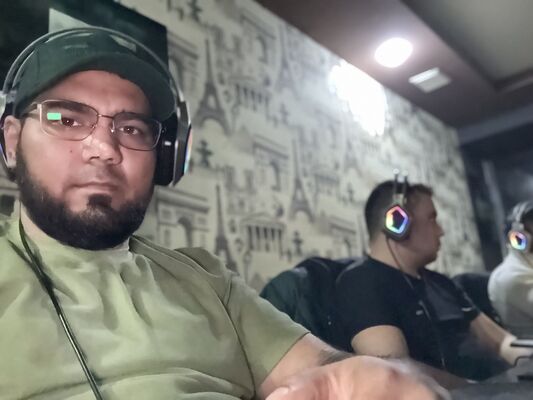  ,   Aziz, 31 ,   ,   