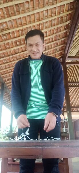  ,   Mans, 49 ,   ,   , c 