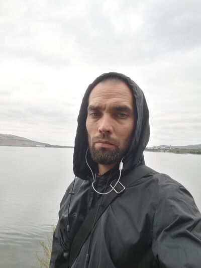  ,   Maksim, 44 ,   ,   , c 