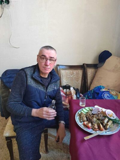  --,   Aleks Gru, 52 ,   ,   
