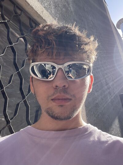  --,   , 24 ,   