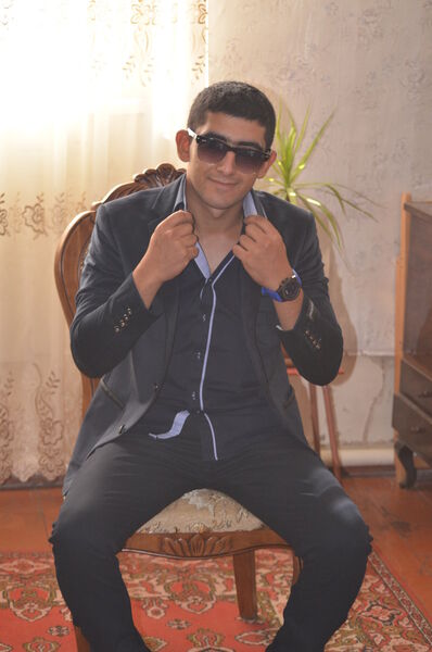  ,   Armen, 33 ,   