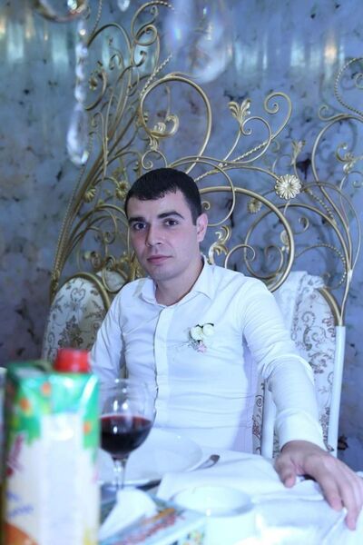  ,   Artur, 33 ,   ,   , c 