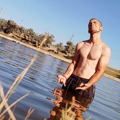  ,   Ilya, 21 ,   ,   