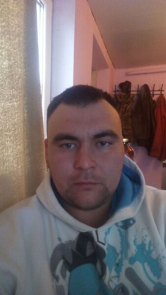  --,   Eduard, 32 ,   ,   
