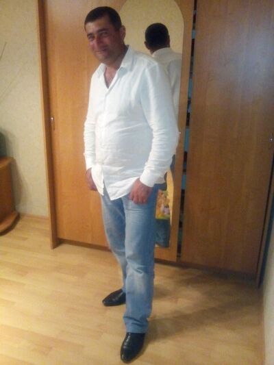  ,   Armen, 49 ,   