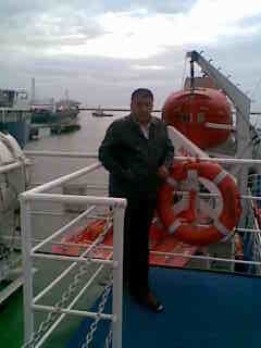  ,   Artur, 47 ,   ,   , c 