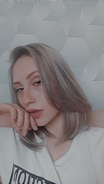  ,   Anna, 24 ,   c , 