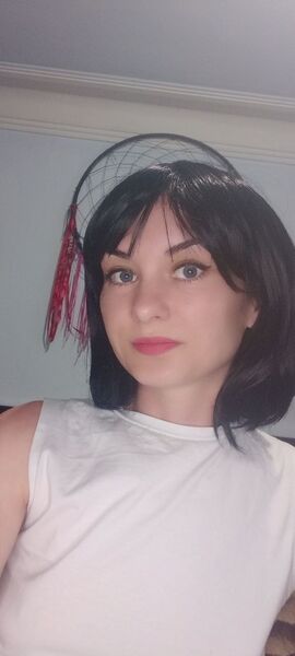  ,   Lara, 29 ,   ,   