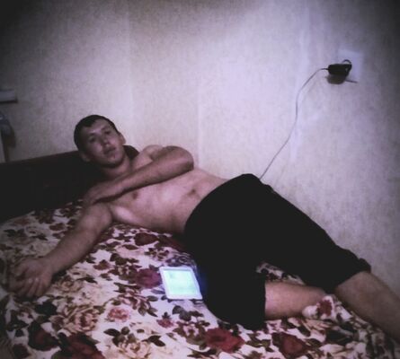  -,   Slava, 32 ,   ,   , c , 