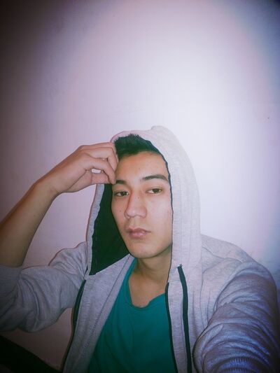 ,   Erik, 33 ,   ,   , c 