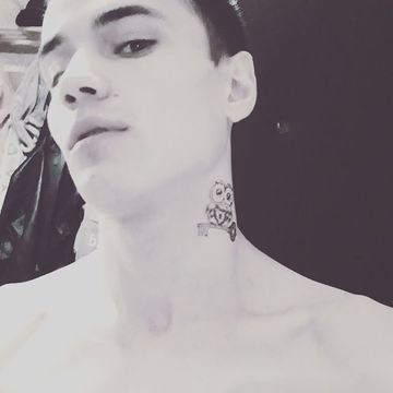 ,   Manuchehr, 25 ,   ,   , c 