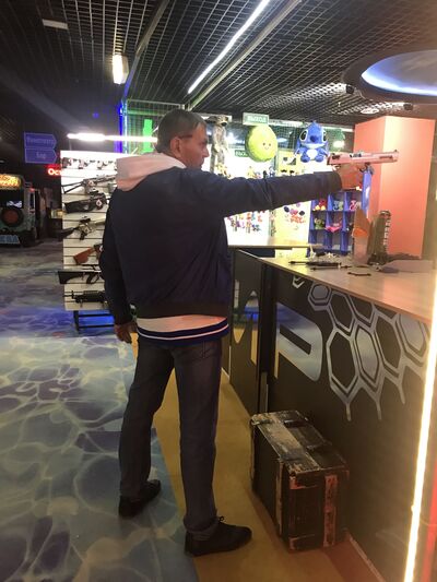  ,   Mikemolot, 44 ,   ,   