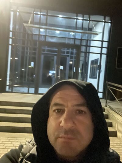  ,   Armen, 46 ,   ,   