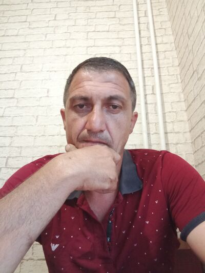 ,   Artur, 49 ,   ,   