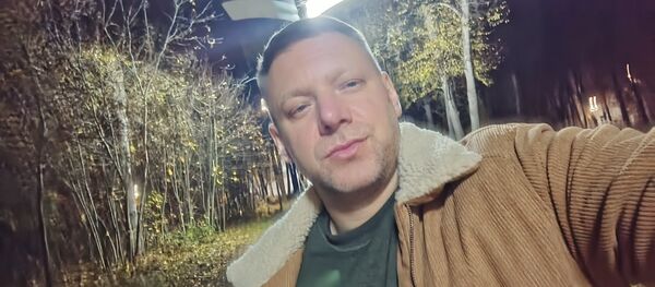  ,   Viktor, 38 ,   ,   , c , 