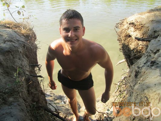  ,   Alex, 32 ,   