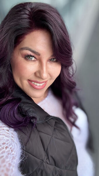  ,   Dana, 49 ,   ,   , c 