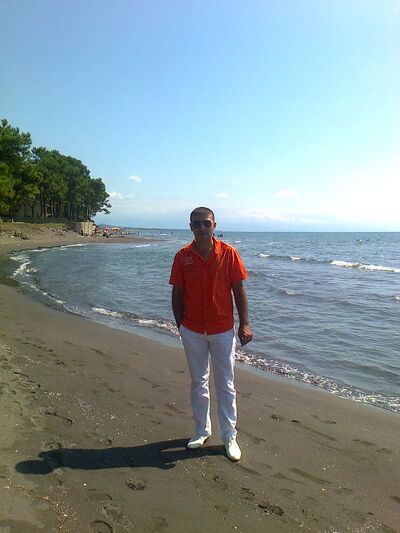  ,   Artur, 47 ,   ,   , c 