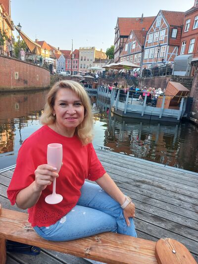  Stade,   , 43 ,   ,   , c 