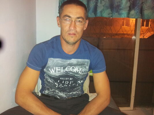  ,   Robert, 41 ,   