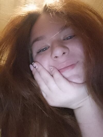  ,   Violetta, 21 ,  