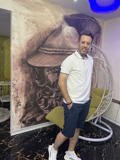  Cookham,   Reza, 42 ,   ,   