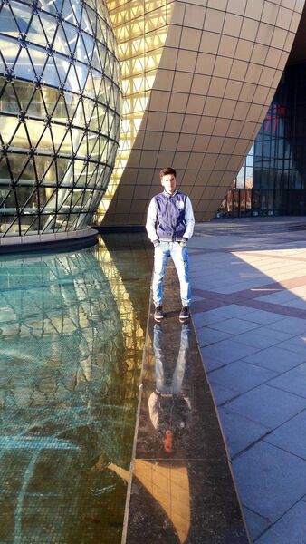  -,   Malik, 28 ,   ,   , c , 