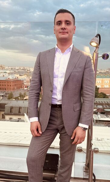  ,   Ali, 33 ,   ,   