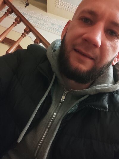  ,   Piotr, 31 ,   ,   