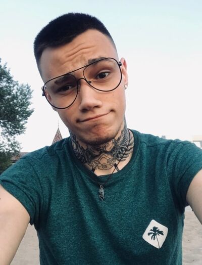  ,   Denis, 35 ,   ,   , c 