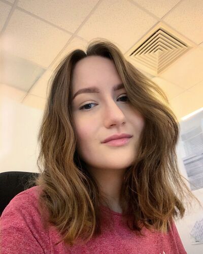  -,   Julia, 28 ,   