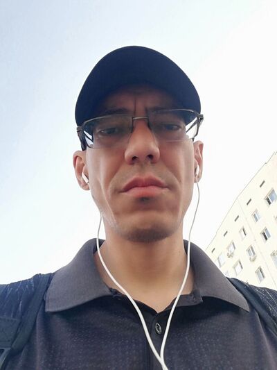  ,   Stefan, 40 ,     