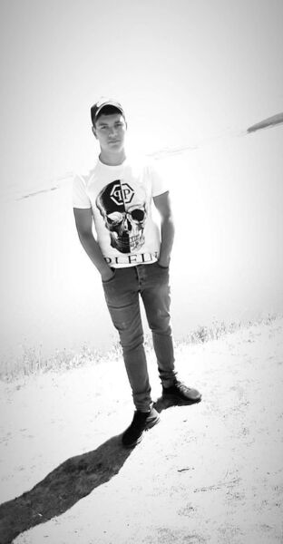  ,   Hayk, 21 ,   ,   