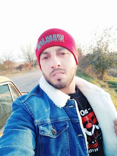  ,   Nurik, 32 ,   ,   