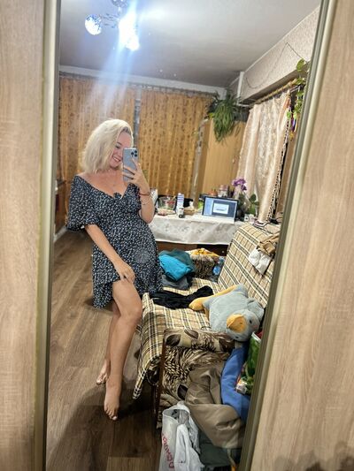  ,   Alena, 40 ,   ,   