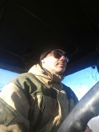  ,   Denis, 32 ,   