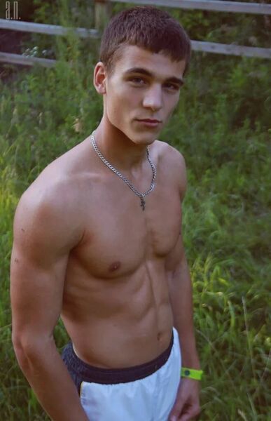  Saint-Denis,   Makis, 25 ,   ,   