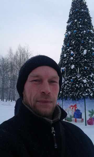  ,   Artur, 43 ,  